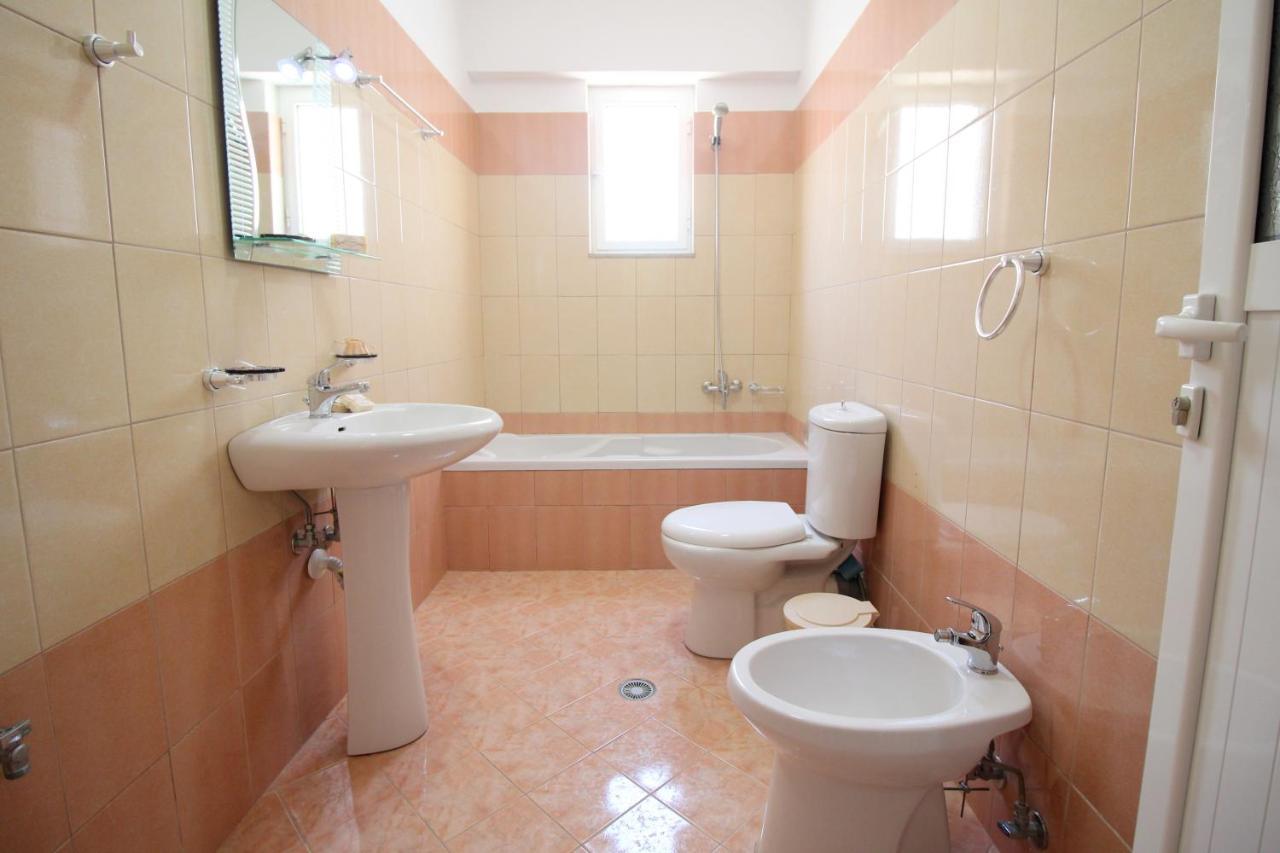 Atlantis Apartments Sarande Exterior photo